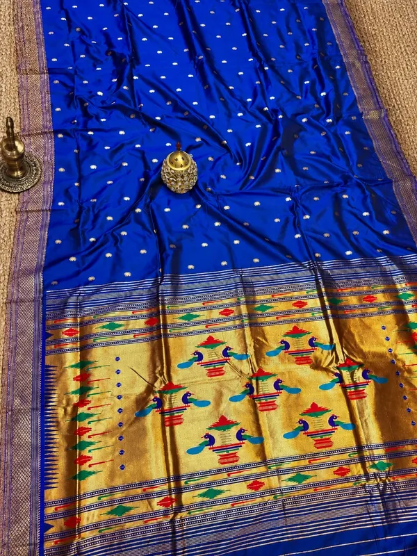 Mayuri_Double_Pallu_Paithani_Silk_Saree_Bright_Blue