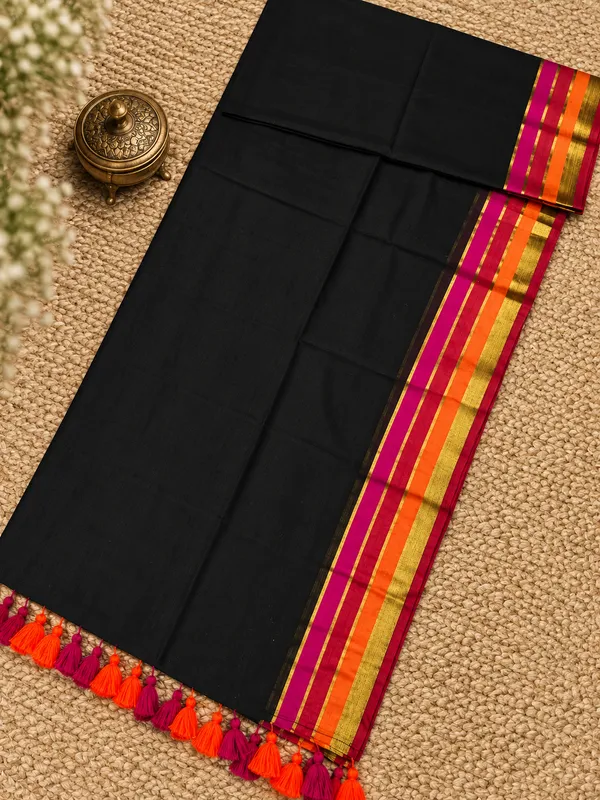 Sajiri_|_Mul_Cotton_Handloom_Saree_Black_Zari_Border