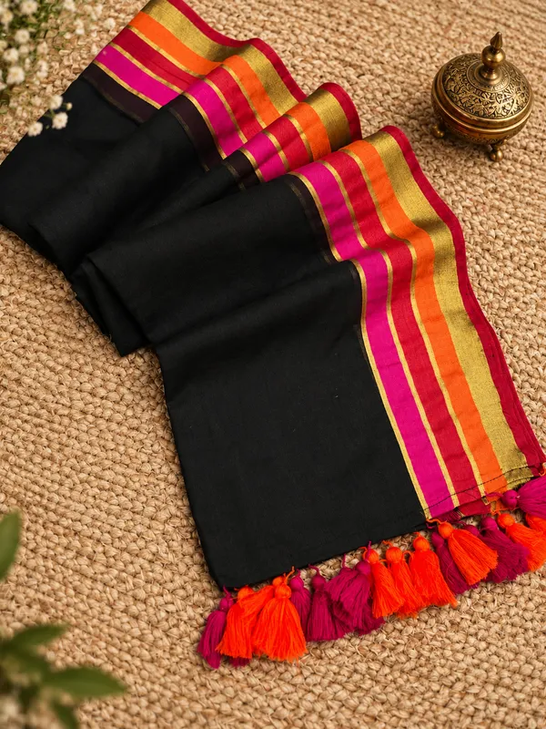 Sajiri_|_Mul_Cotton_Handloom_Saree_Black_Zari_Border