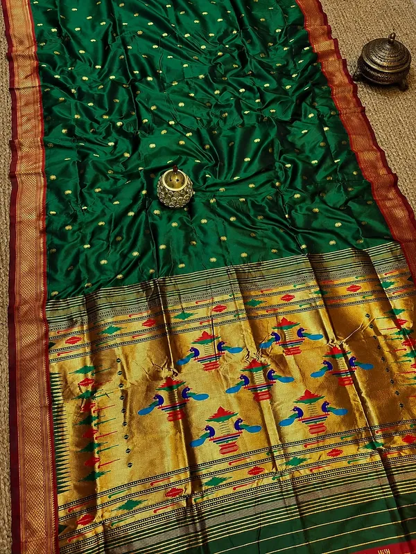 Rajshree_Double_Pallu_Paithani_Silk_Saree_Forest_Green