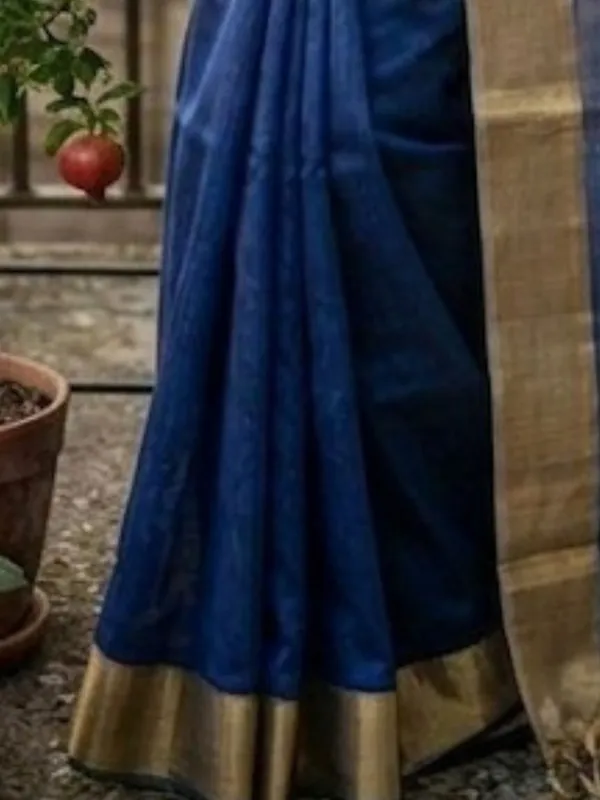 Handloom_Kota_Silk_Beige_&_Royal_Blue_Saree