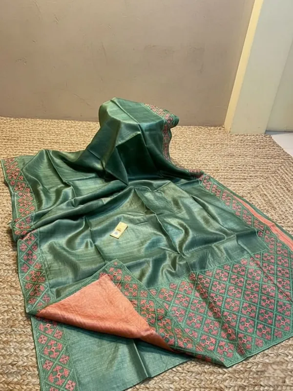Mridini_Silkmark_Tussar_Silk_Embroidery_Saree_Dark_Green