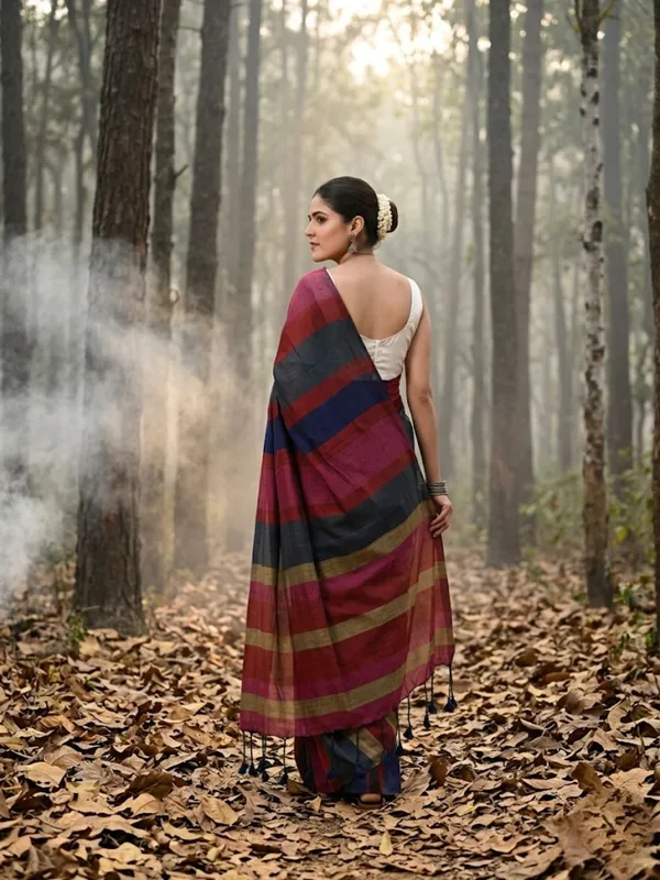 Earthloom_Handdyed_Khadi_Cotton_Saree_Dynamic