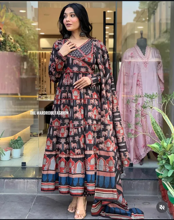 Black_Cotton_Anarkali_Kurta_Set_For_Women