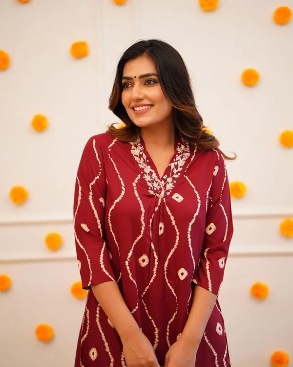 Red_Rayon_Kurti_&_Pant_For_Women