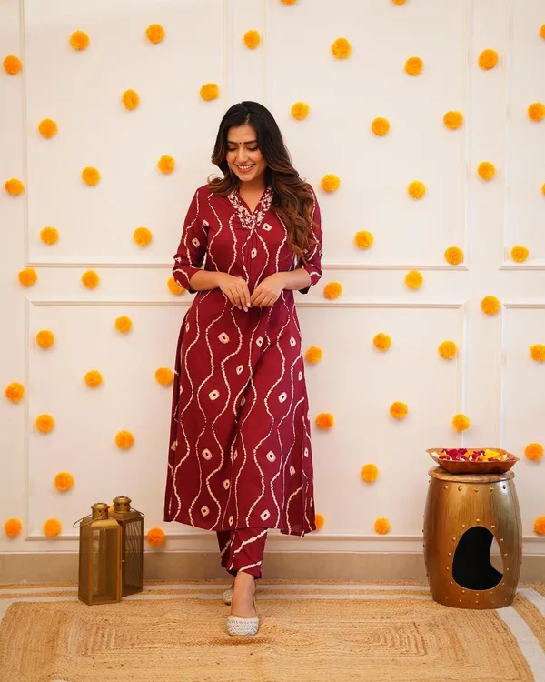 Red_Rayon_Kurti_&_Pant_For_Women