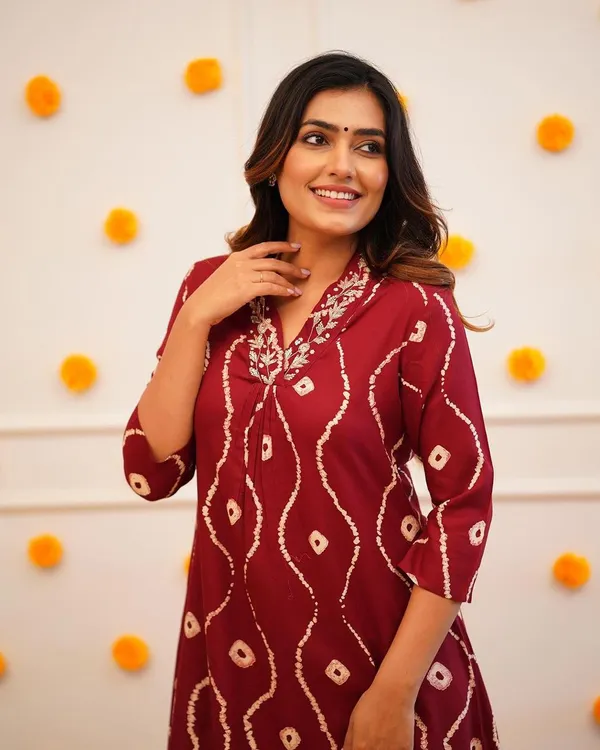 Red_Rayon_Kurti_&_Pant_For_Women