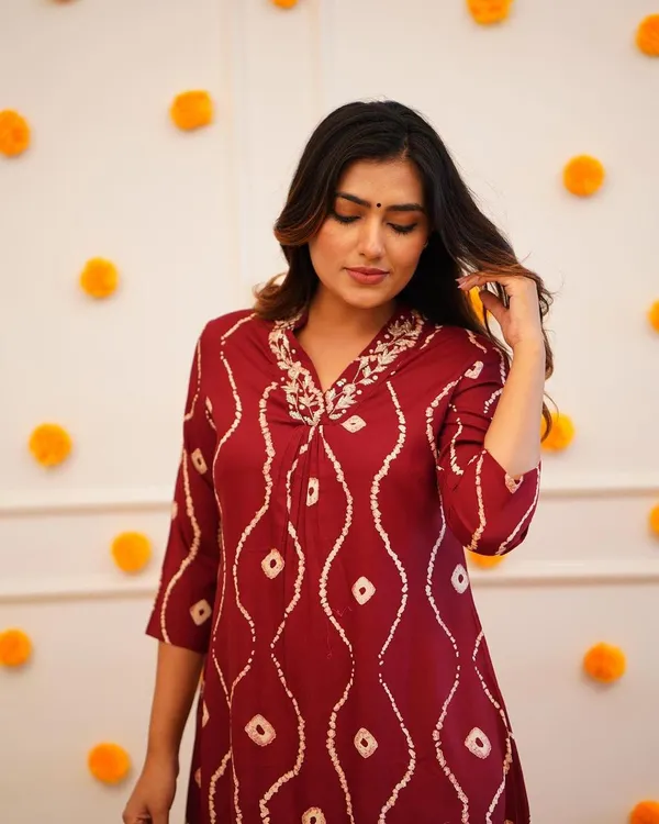 Red_Rayon_Kurti_&_Pant_For_Women