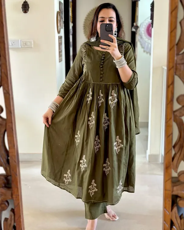 Green_Cotton_Kurti_Pant_With_Dupatta_Set