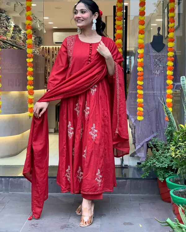Red_Cotton_Kurti_Pant_With_Dupatta_Set