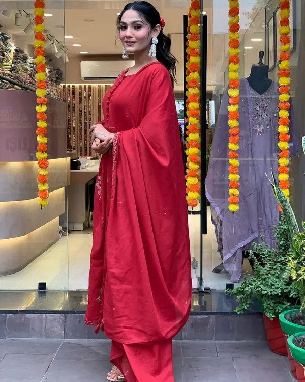 Red_Cotton_Kurti_Pant_With_Dupatta_Set