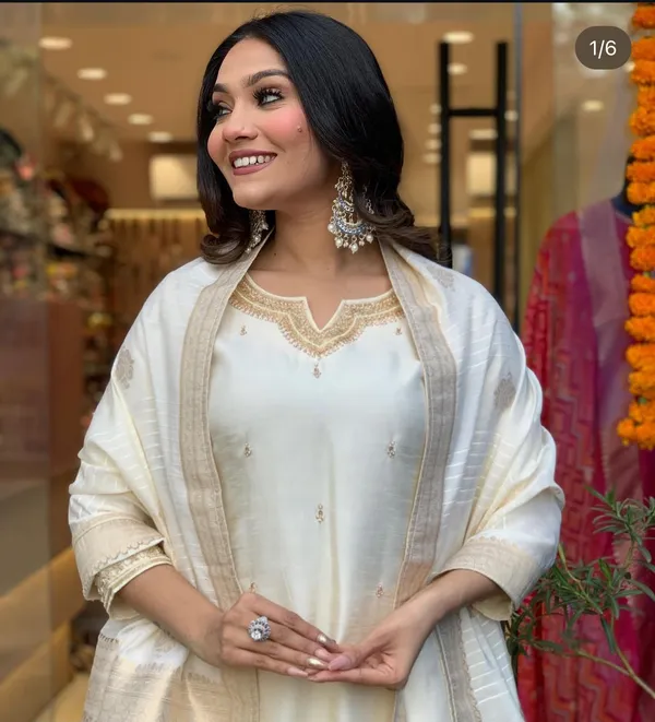 White_Maslin_Kurti_With_Pant_&_Dupatta_Set_For_Women