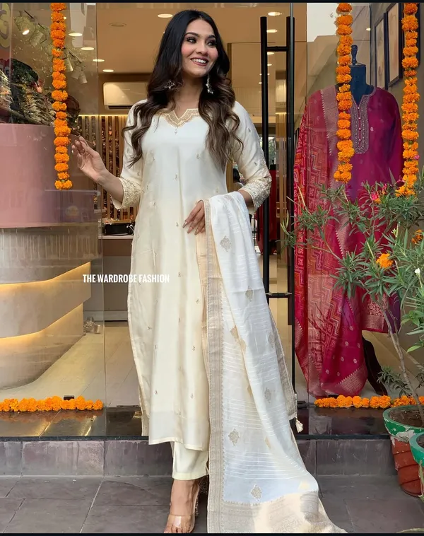 White_Maslin_Kurti_With_Pant_&_Dupatta_Set_For_Women