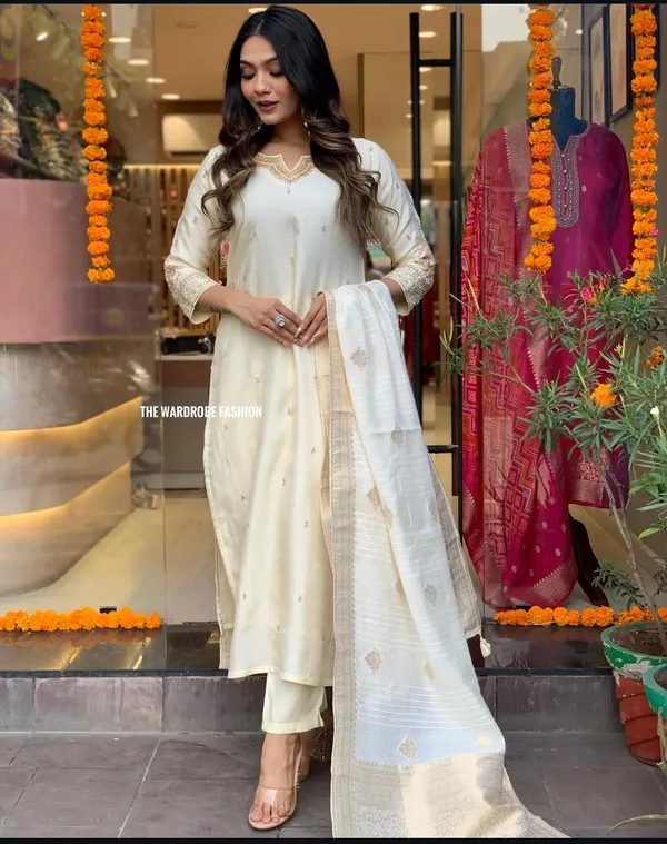White_Maslin_Kurti_With_Pant_&_Dupatta_Set_For_Women