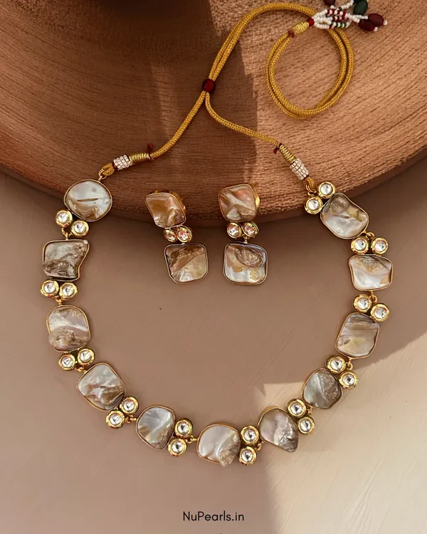 White_Alsia_Mother_of_Pearl_&_Kundan_18k_Gold_Plated_Choker_with_Earrings