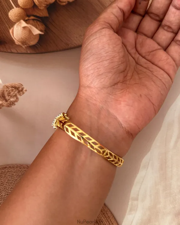 Aden_Gold-Silver_Dual_Tone_Premium_CZ_Openable_Bracelet