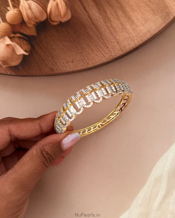 Aden_Gold-Silver_Dual_Tone_Premium_CZ_Openable_Bracelet