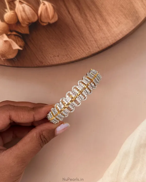 Aden_Gold-Silver_Dual_Tone_Premium_CZ_Openable_Bracelet