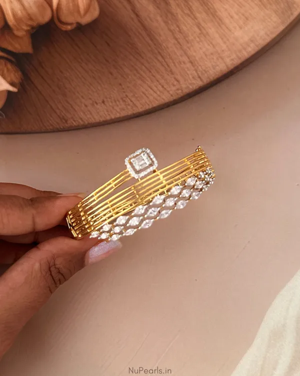 Gia_Princess_Cut_CZ_&_Gold_Premium_Designer_Openable_Bracelet