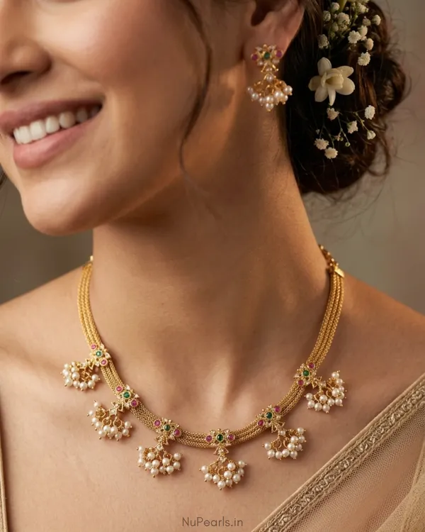 Pihu_Minimal_Temple_Necklace_Set_With_Earrings