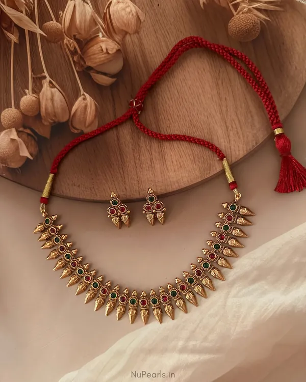 Red_Green_Antique_Gold_Sumathi_Traditional_Necklace_Set_In_Premium_Polish