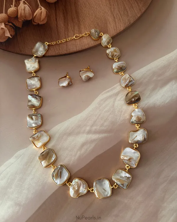 Siya_Mother_Of_Pearl_Necklace_Set_|18K_Gold_Plated