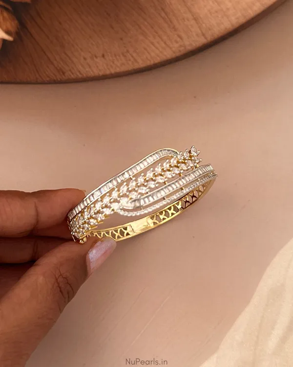 Sukh_Gold-Silver_Dual_Tone_Statement_Premium_CZ_Openable_Bracelet