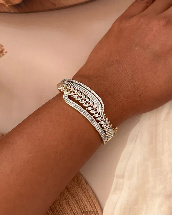 Sukh_Gold-Silver_Dual_Tone_Statement_Premium_CZ_Openable_Bracelet