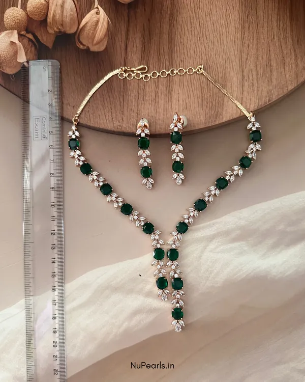 Emerald_Green_Zara_Necklace_With_AD_Stone_|_18K_Gold_Plated_Necklace_Set_For_Women