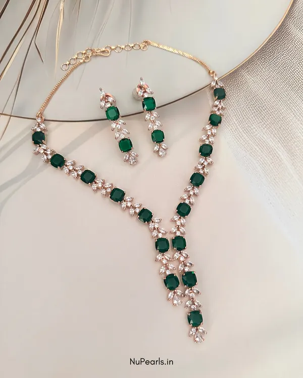 Emerald_Green_Zara_Necklace_With_AD_Stone_|_18K_Gold_Plated_Necklace_Set_For_Women