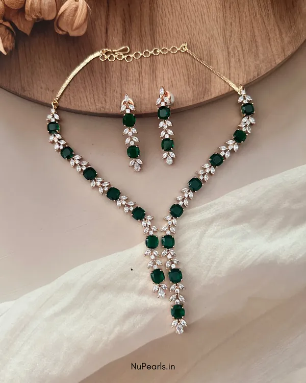 Emerald_Green_Zara_Necklace_With_AD_Stone_|_18K_Gold_Plated_Necklace_Set_For_Women