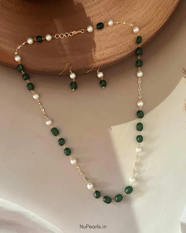 Emerald_Green_Meera_Stone_&_Pearl_Mala_with_AD_Chain_for_Women