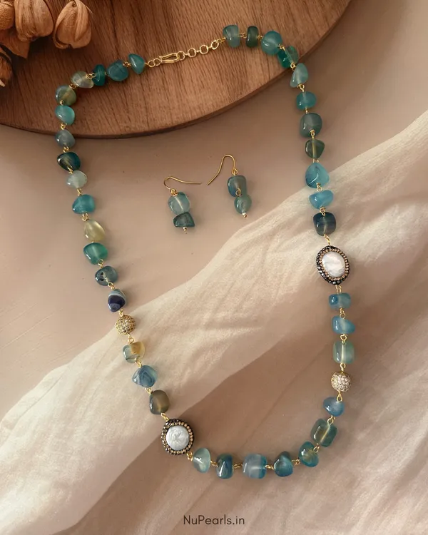 Blue_Green_Petra_Unshaped_Stone_Mala_Handmade_With_Pearls_And_Pair_Of_Earrings