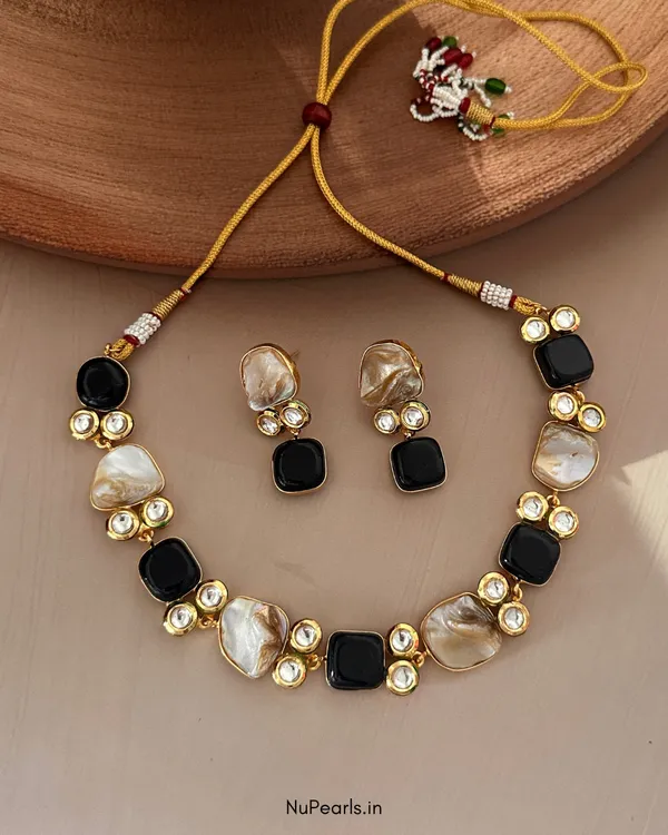Black_Alsia_Mother_of_Pearl_&_Kundan_18k_Gold_Plated_Choker_with_Earrings