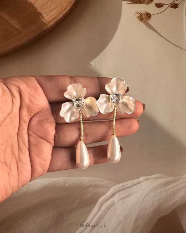 Pearl_Flower_Sally_Drop_Earrings_|_Premium_Party_Earrings