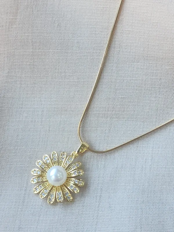 Sunflower_Neck_Chain_For_Women_|_Premium_Lightweight_Jewellery_For_All_Occasion