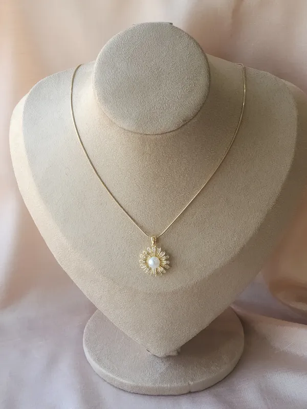 Sunflower_Neck_Chain_For_Women_|_Premium_Lightweight_Jewellery_For_All_Occasion