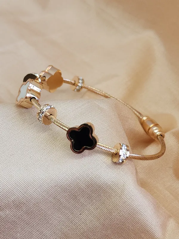 Rose_Gold_Magnetic_Clover_Cuff_Stainless_Steel_Waterproof__Bracelet