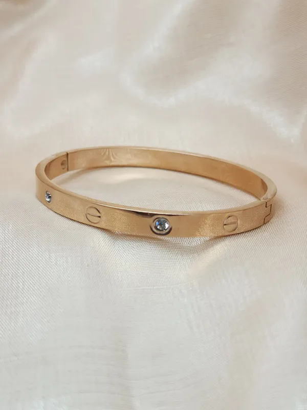 Rose_Gold_Plated_Diamond_Studded_Stainless_Steel_Waterproof_Openable_Cuff_Bracelet