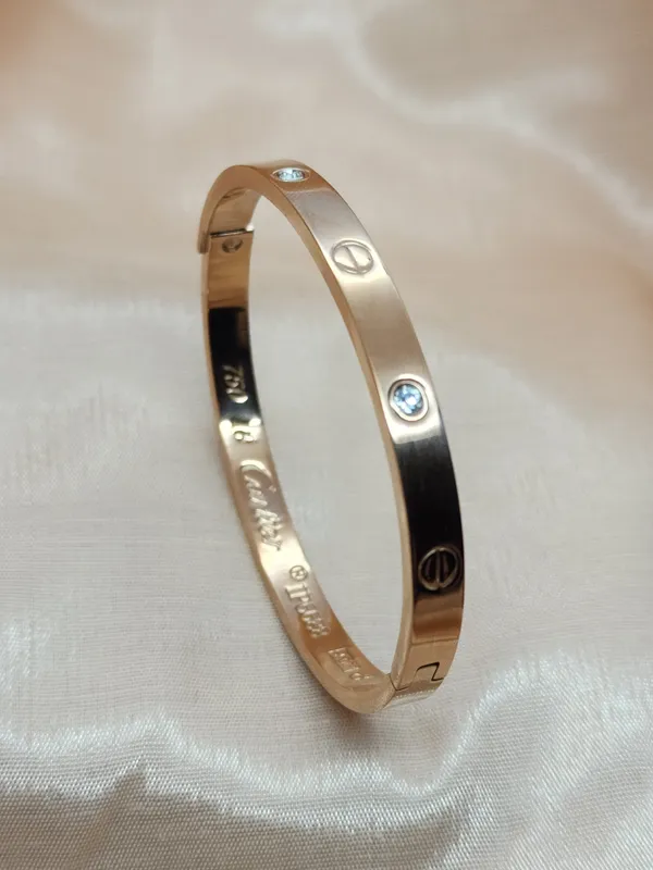 Rose_Gold_Plated_Diamond_Studded_Stainless_Steel_Waterproof_Openable_Cuff_Bracelet