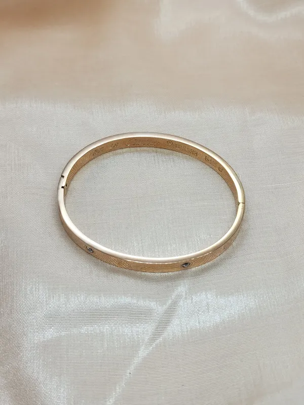 Rose_Gold_Plated_Diamond_Studded_Stainless_Steel_Waterproof_Openable_Cuff_Bracelet