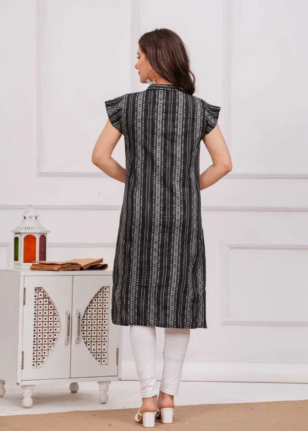Black_Regular_Cotton_Blend_Printed_Knee_Length_Kurta_For_Women