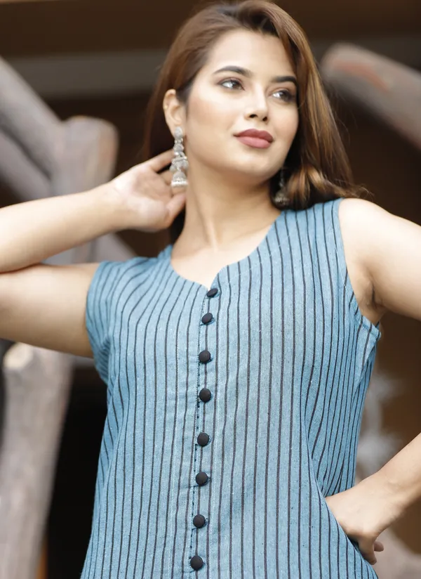 Blue_Regular_Cotton_Blend_Striped_Knee_Length_Kurta_For_Women