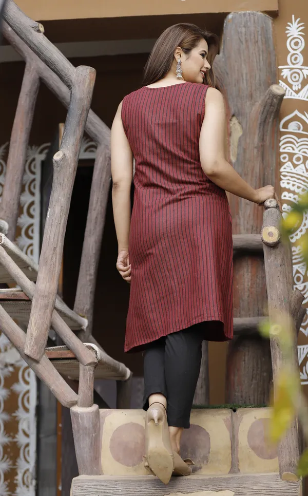 Maroon_Regular_Cotton_Blend_Striped_Knee_Length_Kurta_For_Women