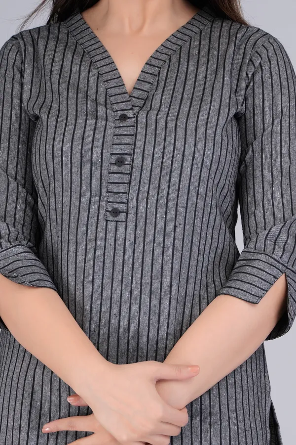 Grey_Cotton_Blend_Casual_Striped_Top_For_Women
