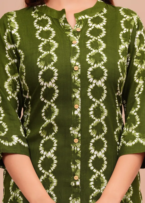 Green_Regular_Viscose_Rayon_Floral_Print_Calf_Length_Kurta_For_Women