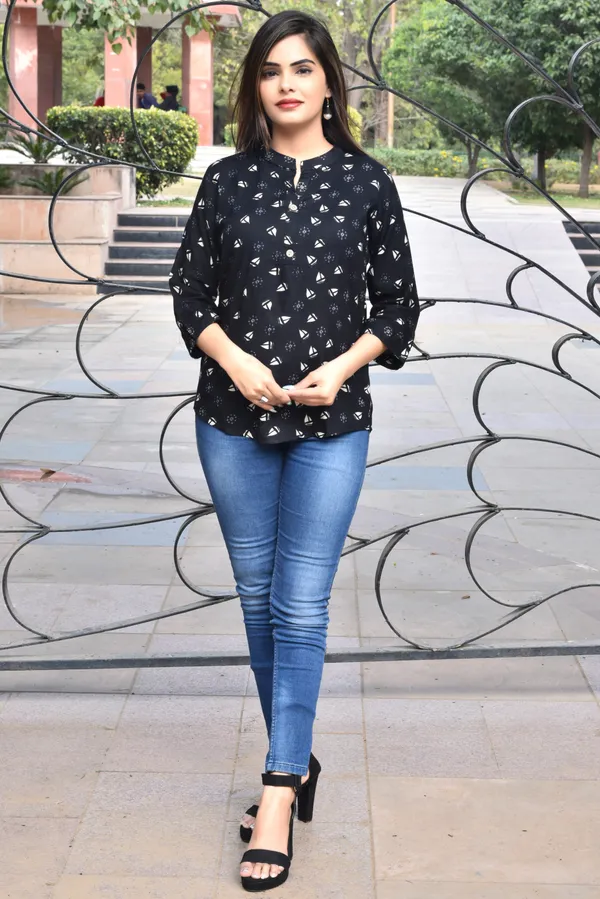 Black_Viscose_Rayon_Casual_Floral_Print_Top_For_Women