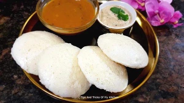 Silver_Aluminum_Idli_Maker_Cooker_With_3_Plates