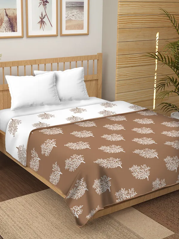 SingleBed_Brown_&_white_Cotton_Reversible_Dohar_Printed_Blanket_Soft_&_Lightweight_AC_Comforter_Perfect_Festive_Gift_Blankets