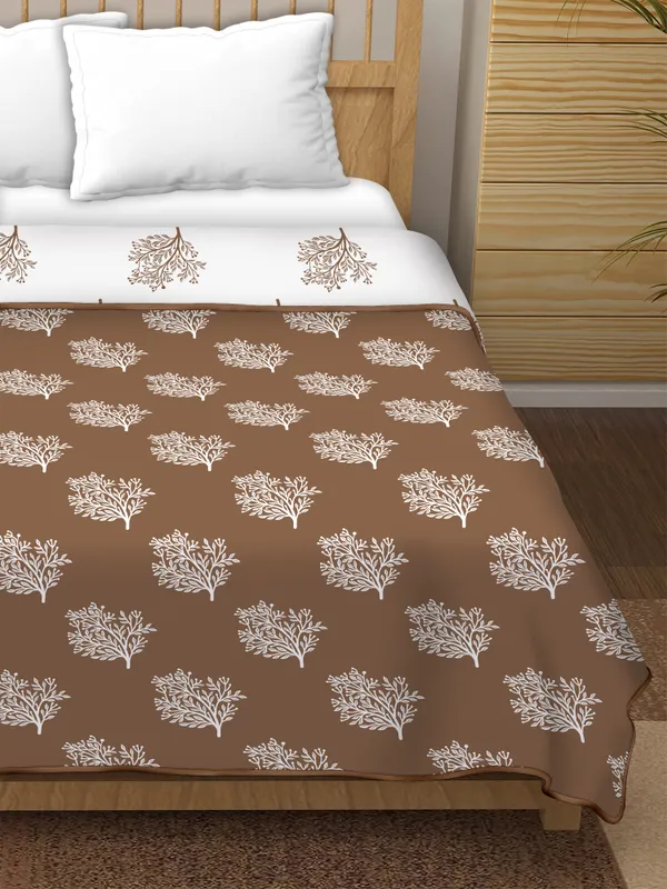 SingleBed_Brown_&_white_Cotton_Reversible_Dohar_Printed_Blanket_Soft_&_Lightweight_AC_Comforter_Perfect_Festive_Gift_Blankets